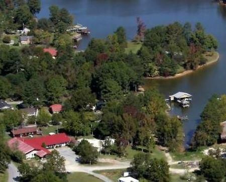 Bay Springs Country Inn & Marina Centre Екстер'єр фото