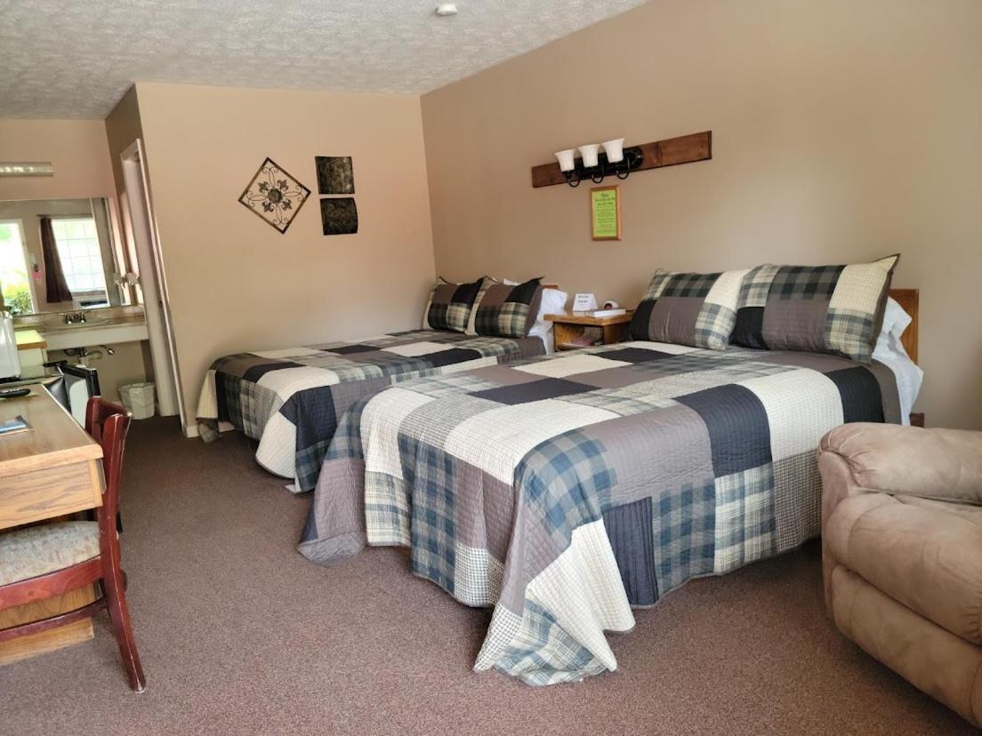 Bay Springs Country Inn & Marina Centre Екстер'єр фото