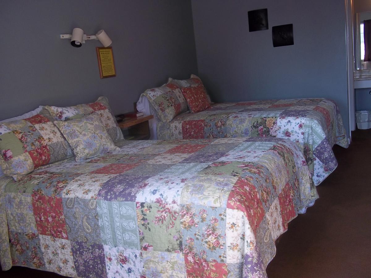 Bay Springs Country Inn & Marina Centre Екстер'єр фото